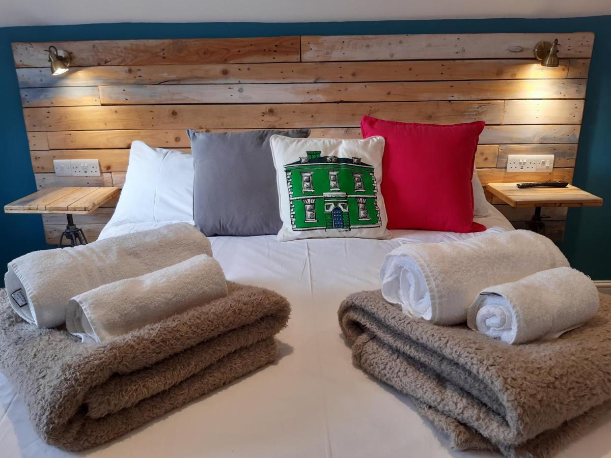 Cotswold Aparthotel Stroud  Kültér fotó